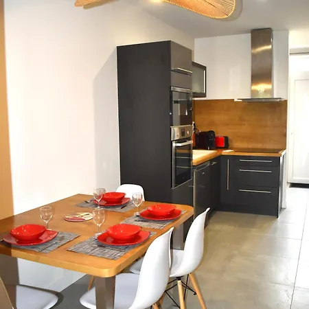 Superbe T2 Climatise Avec Patio Et Jardin Arthes