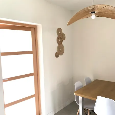 Superbe T2 Climatise Avec Patio Et Jardin Lägenhet
