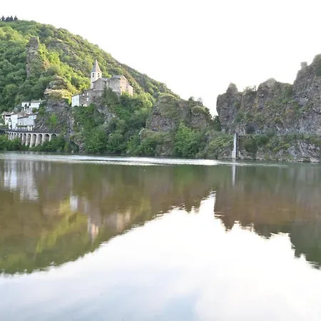 Superbe T2 Climatise Avec Patio Et Jardin * Arthes