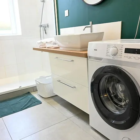 Superbe T2 Climatise Avec Patio Et Jardin Apartment Arthes