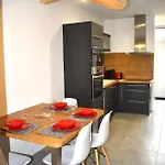 Superbe T2 Climatise Avec Patio Et Jardin Arthes