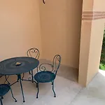 Superbe T2 Climatise Avec Patio Et Jardin