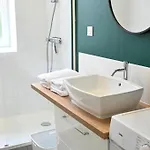 Superbe T2 Climatise Avec Patio Et Jardin