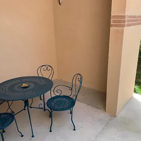 Superbe T2 Climatise Avec Patio Et Jardin