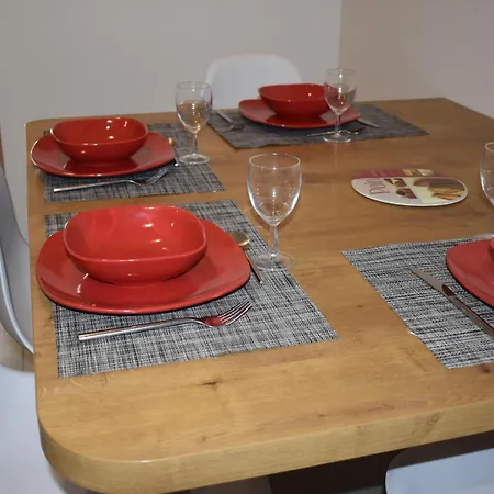 Superbe T2 Climatise Avec Patio Et Jardin شقة
