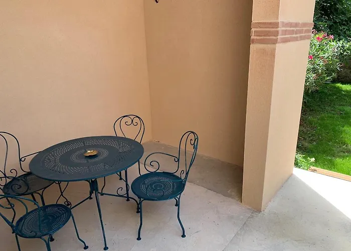 Superbe T2 Climatise Avec Patio Et Jardin