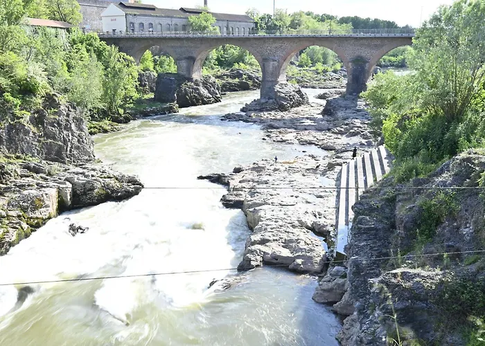 Appartement Superbe T2 Climatise Avec Patio Et Jardin *