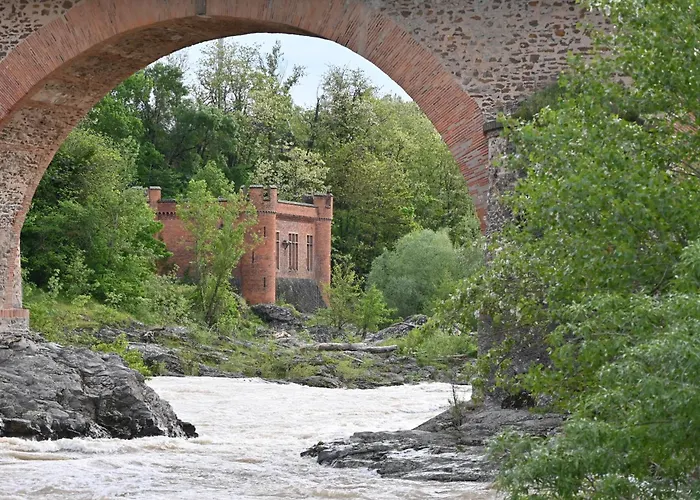 Superbe T2 Climatise Avec Patio Et Jardin Appartement Arthes
